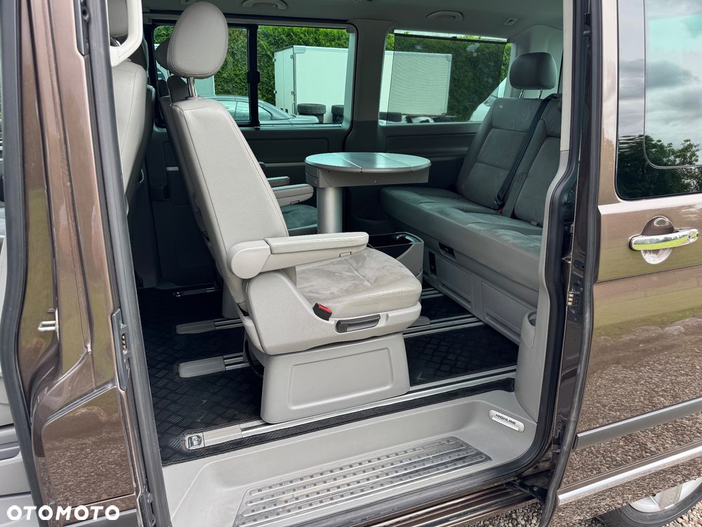 Volkswagen Multivan - 12