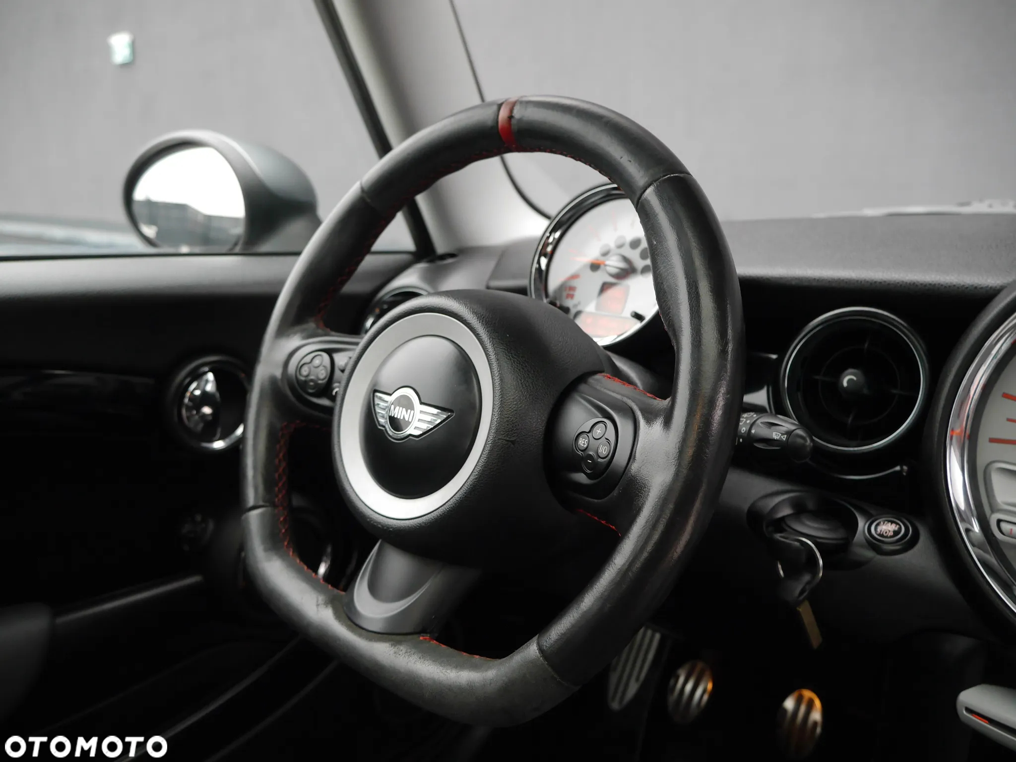 MINI Cooper S 50 Camden - 12