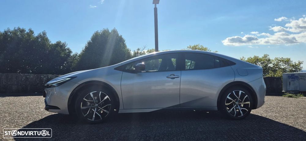 Toyota Prius 2.0 Plug-in Luxury - 24