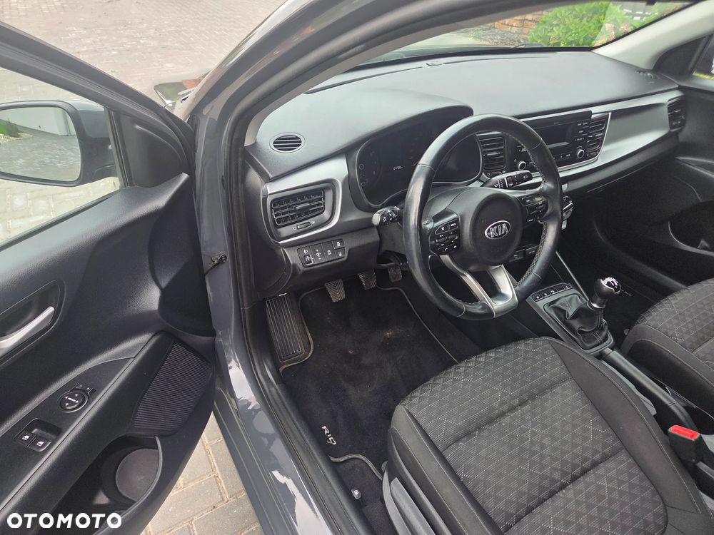 Kia Rio - 5