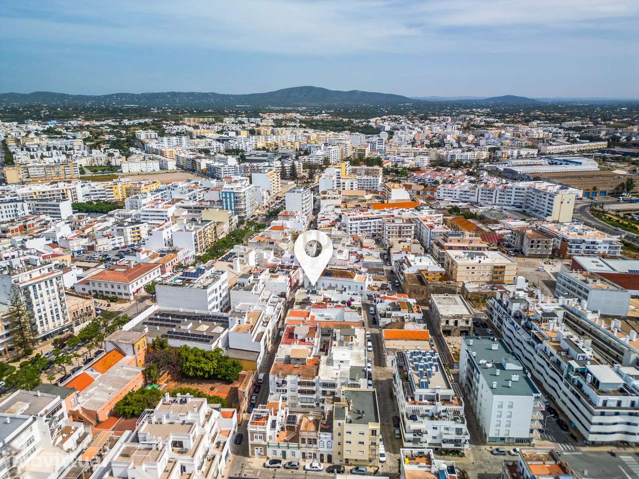 Moradia T2 no Centro de Olhão com Garagem, Terraço e Piscina Privada — - Grande imagem: 5/16