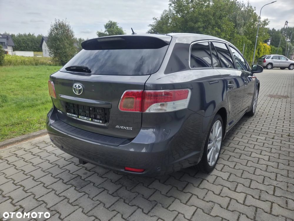 Toyota Avensis 2.0 Executive - 3