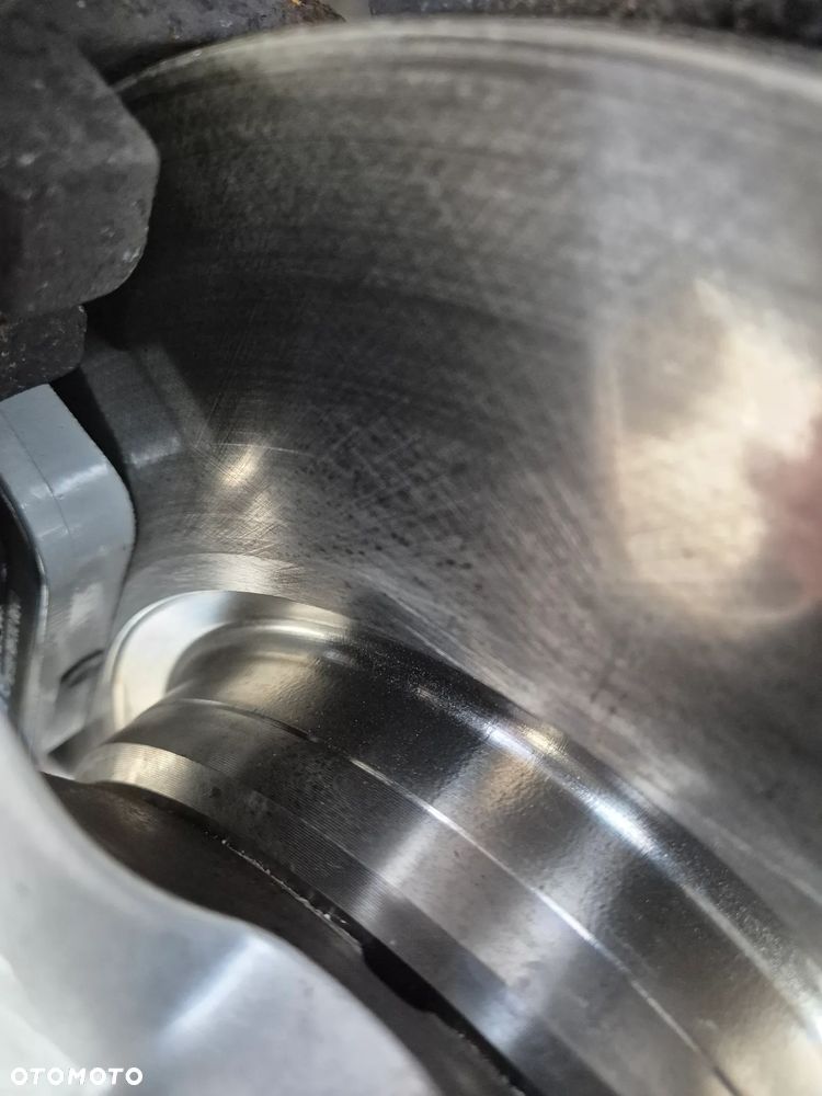 Ford Kuga 2.0 TDCi 2x4 Titanium - 26