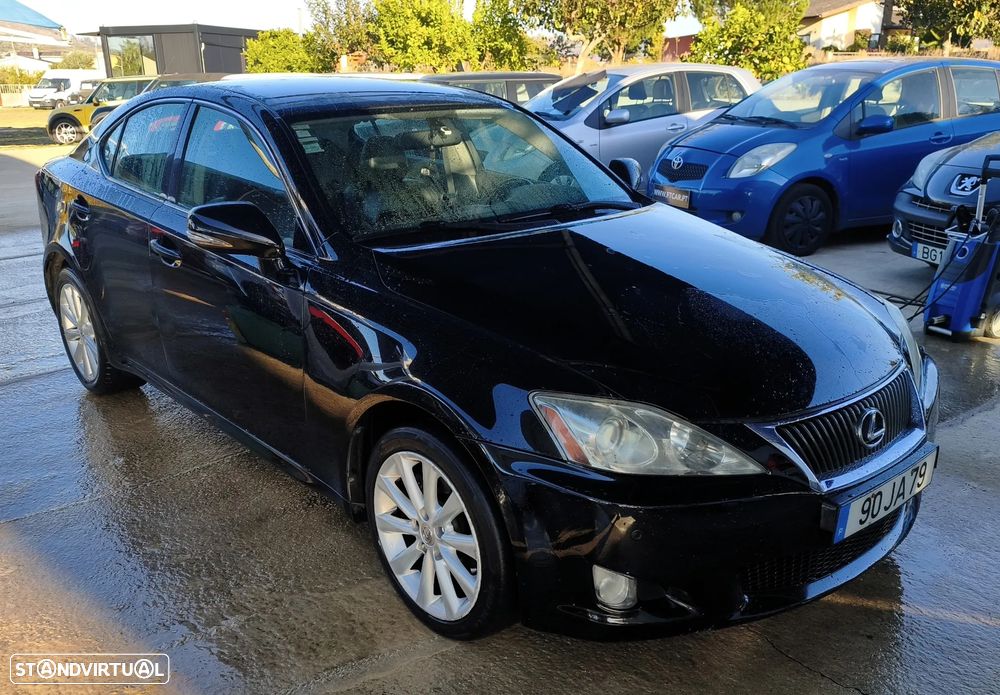 Lexus IS 220 d Luxury 2D - 3