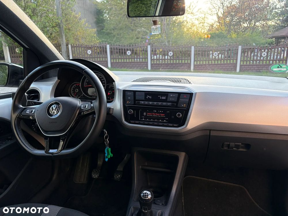 Volkswagen up! TSI beats - 8