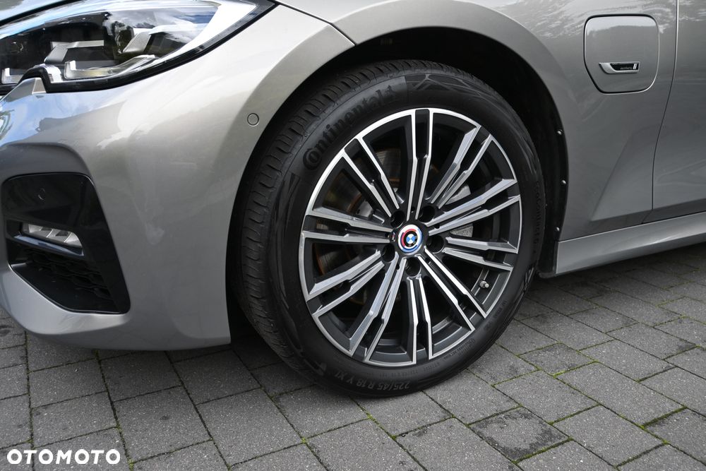 BMW Seria 3 320e M Sport - 37