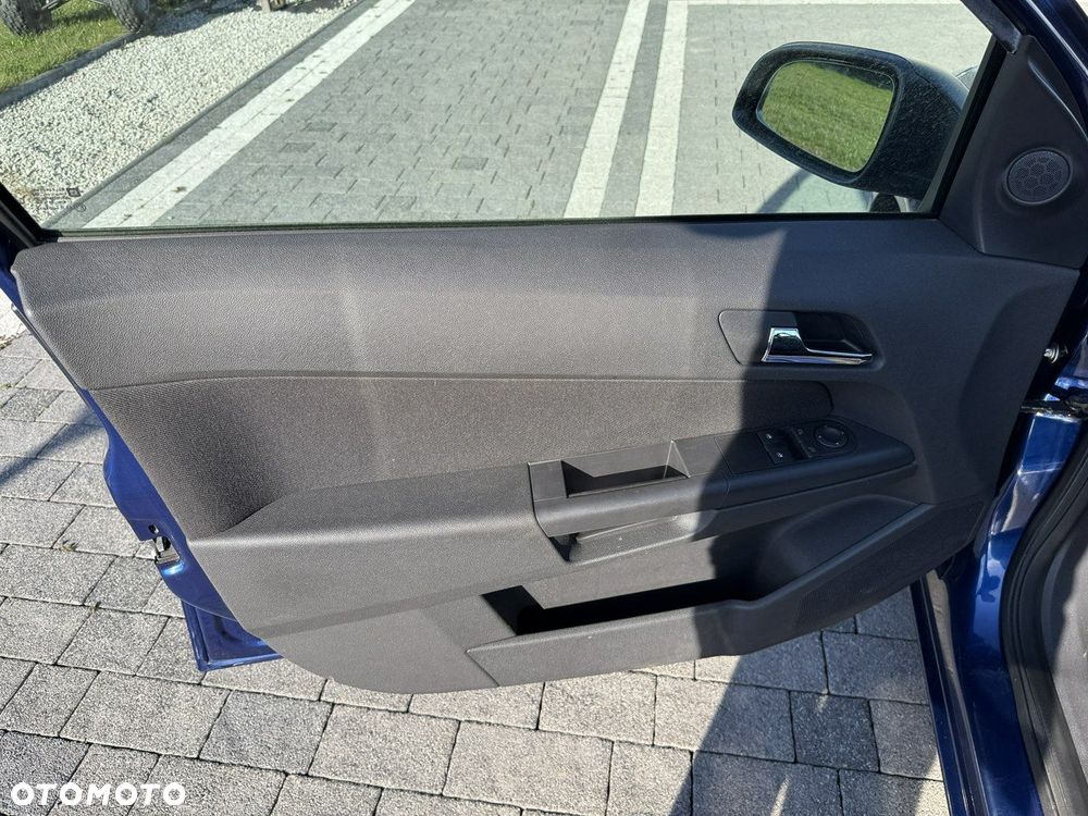 Opel Astra 1.6 Catch me - 19
