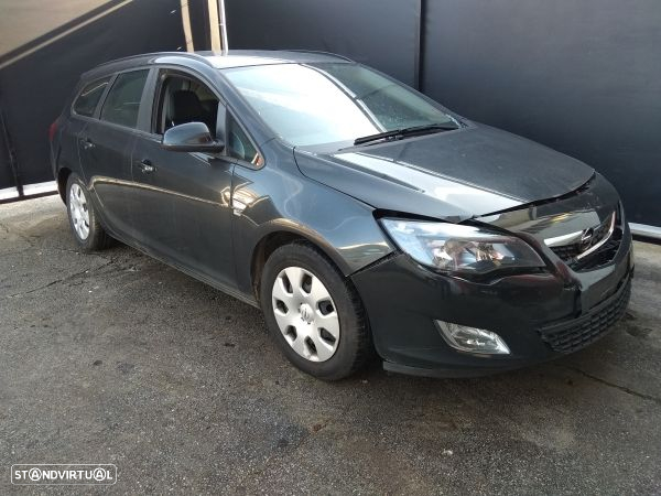 Para Peças Opel Astra J Sports Tourer (P10) - 2