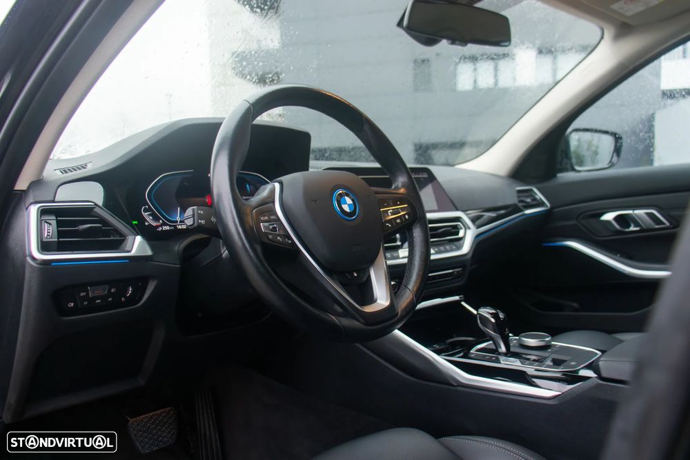 BMW 330 e Line Sport Auto - 10