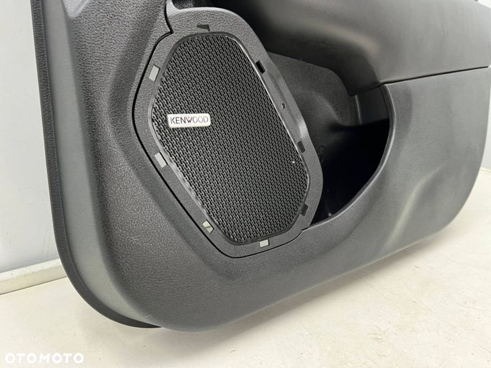 Tapicerka Jeep Renegade 14r.- prawy przedni boczek drzwi pasażera podświetlana klamka ekoskóra - 12