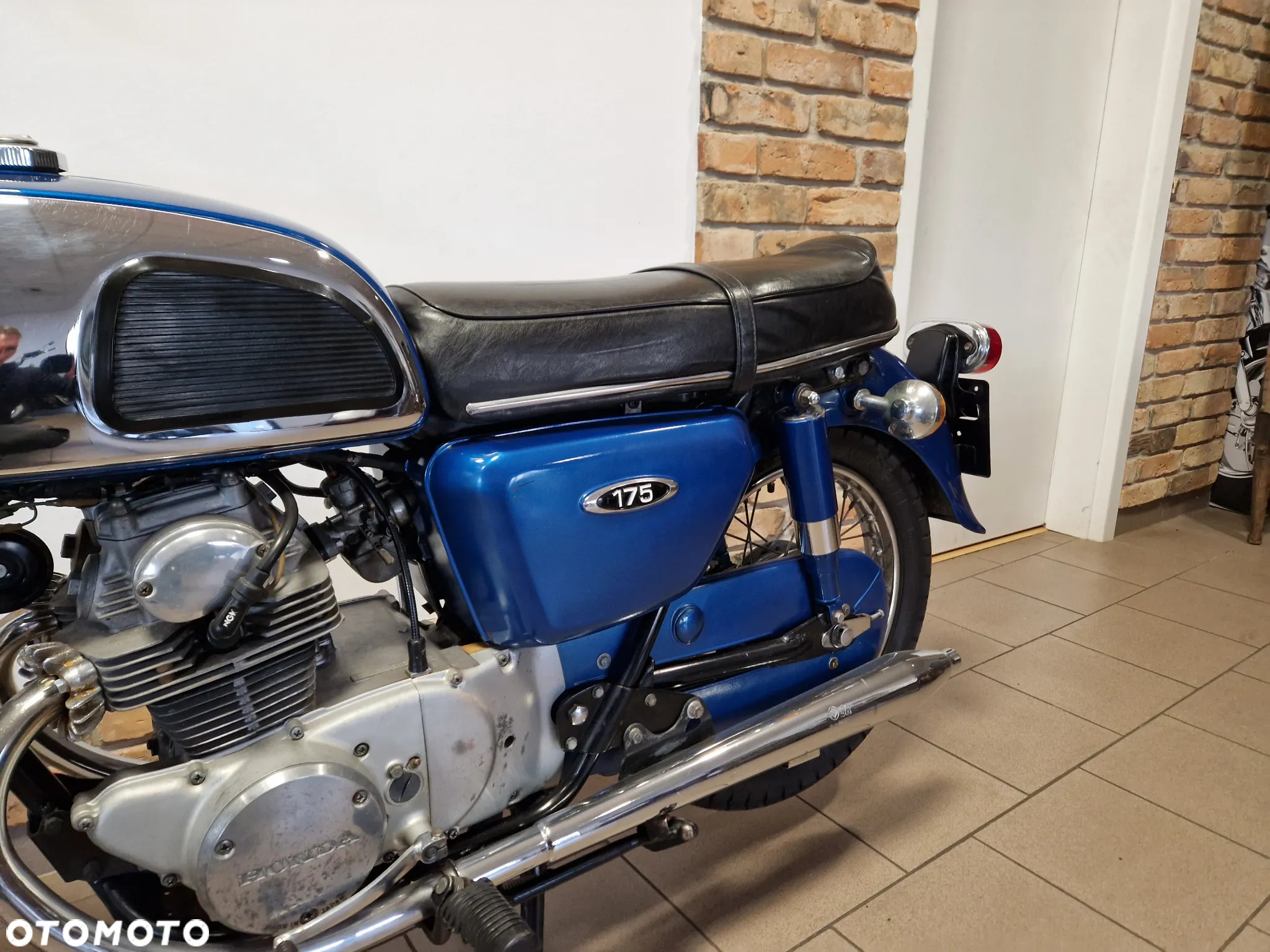 Honda CB - 12