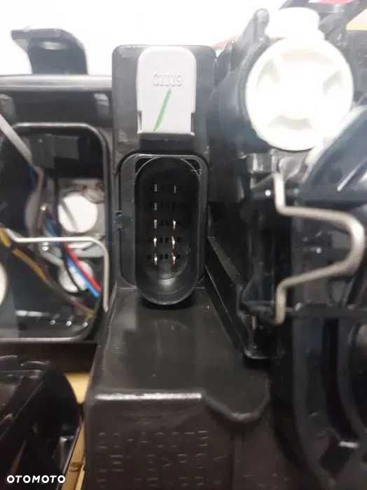 Audi A4 B6 00-04 Lampa/Reflektor prawy /H7+H7 - 8