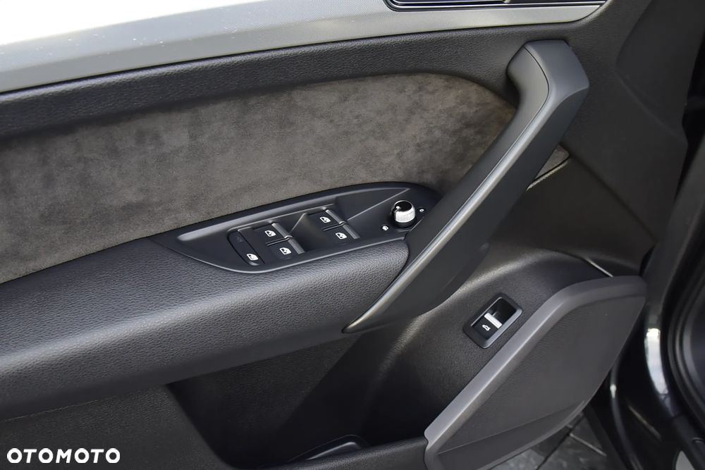 Audi Q5 40 TDI quattro S tronic design - 24