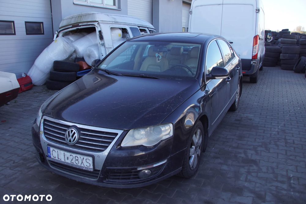 Auto na części - Volkswagen Passat B6 2.0 TDI 170 KM BMR KDA LC9X 2007R Silnik Skrzynia Drzwi Maska Błotnik Klapa Zderzak Lampa Klamka Szyba Lusterko Deska Kokpit Sterownik Moduł Czujnik Licznik Wyświetlacz Panel Kierownica - 1