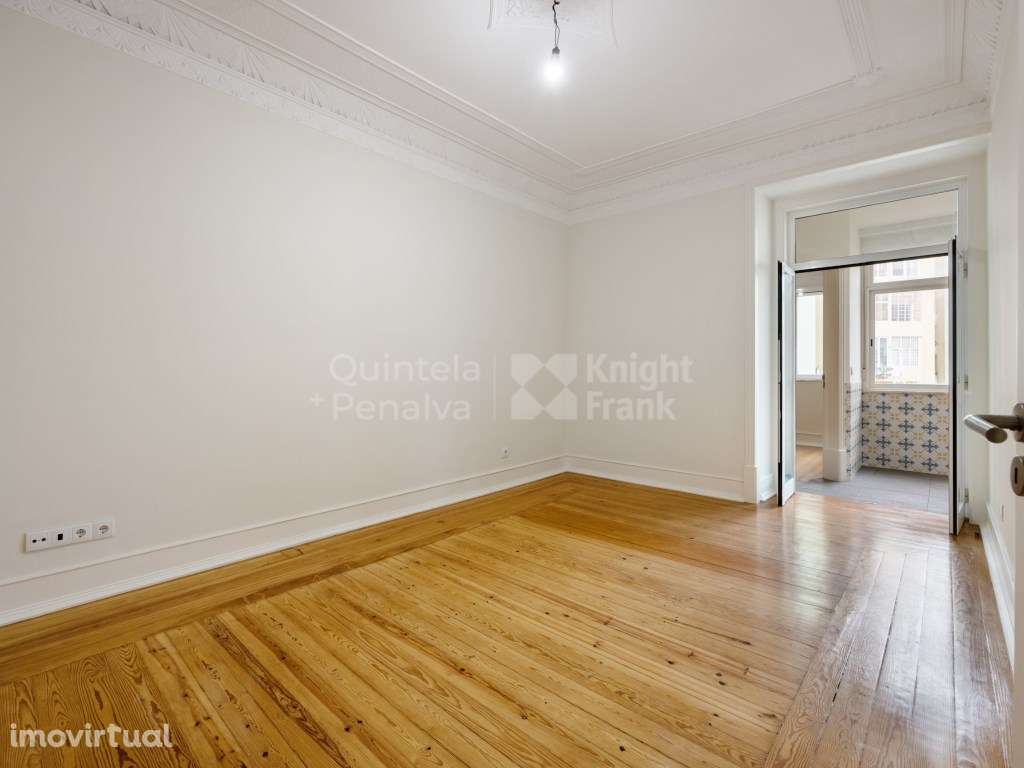 Apartamento T3+1 reabilitado nas Avenidas Novas - Grande imagem: 3/25