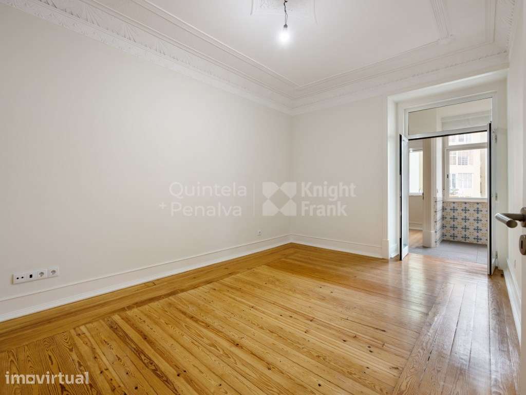 Apartamento T3+1 reabilitado nas Avenidas Novas - Grande imagem: 3/25