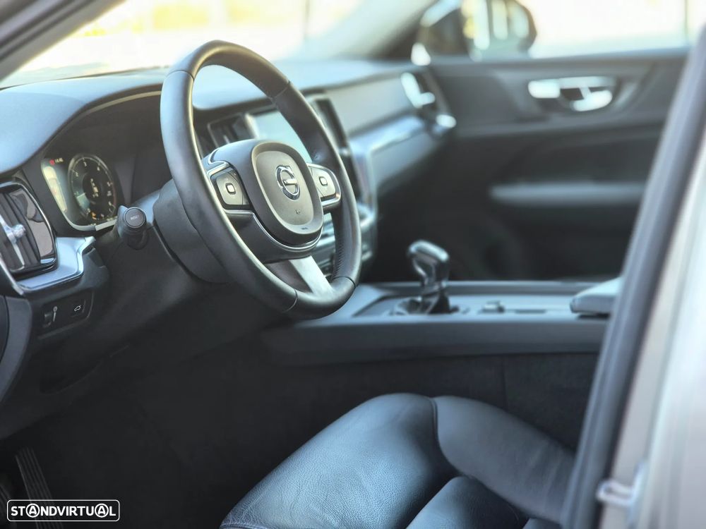 Volvo V60 2.0 D3 R-Design Geartronic - 26