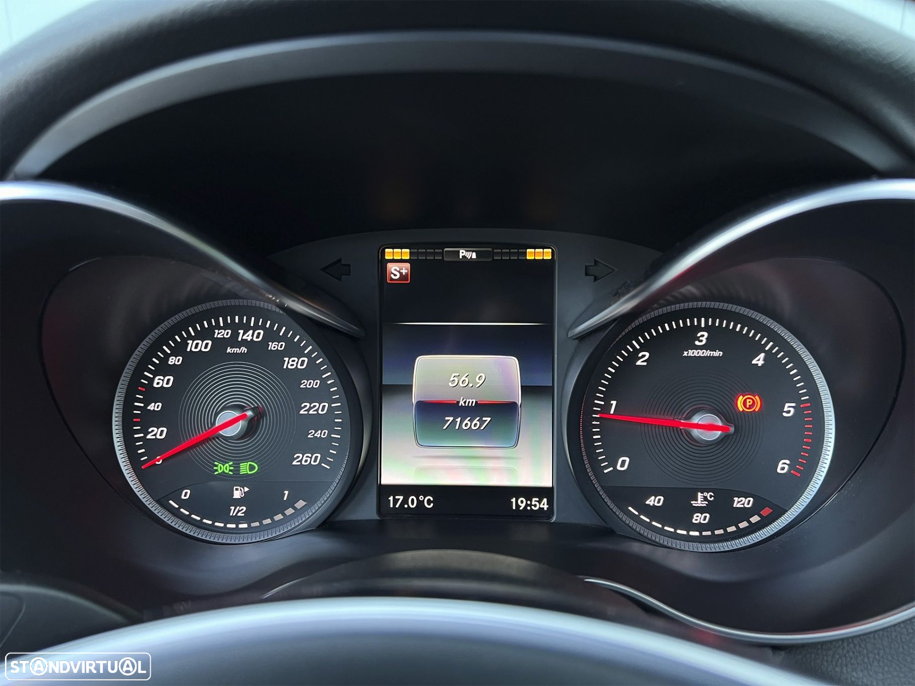 Mercedes-Benz C 180 d AMG Line - 25