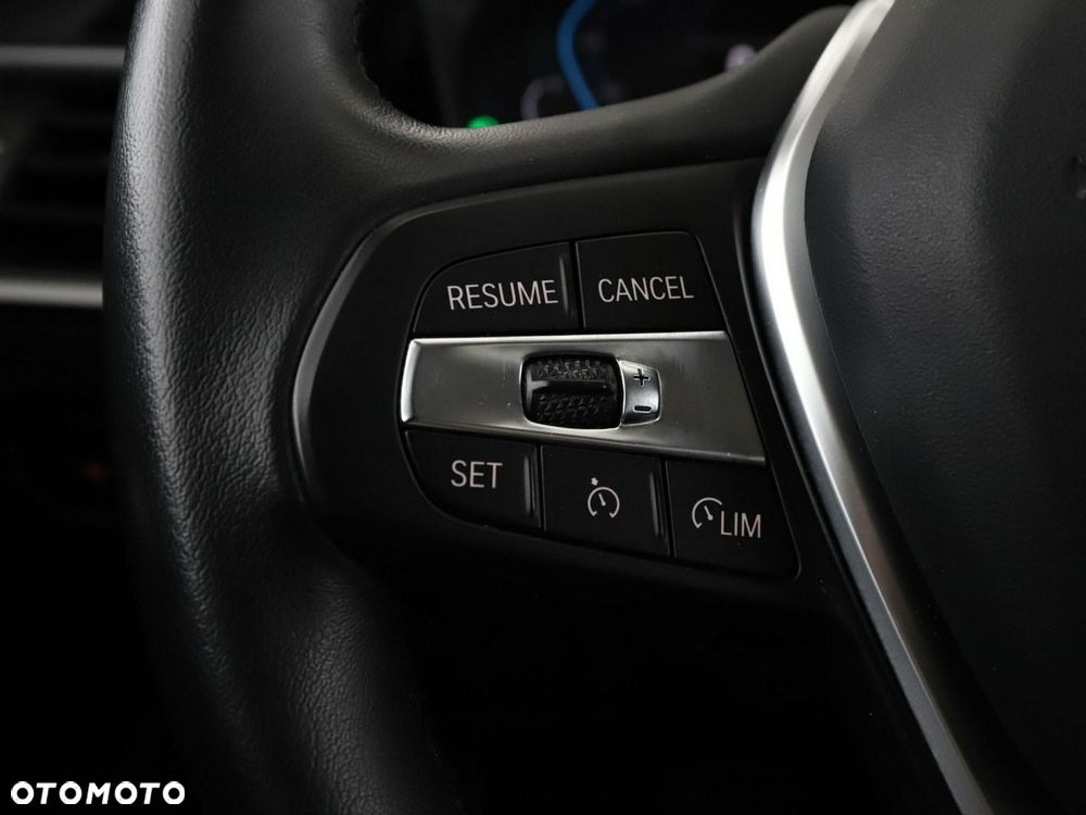 BMW Seria 3 320e Advantage - 34