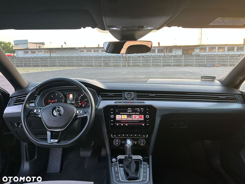 Volkswagen Passat - 4