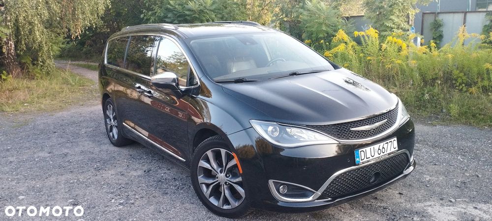 Chrysler Pacifica - 8