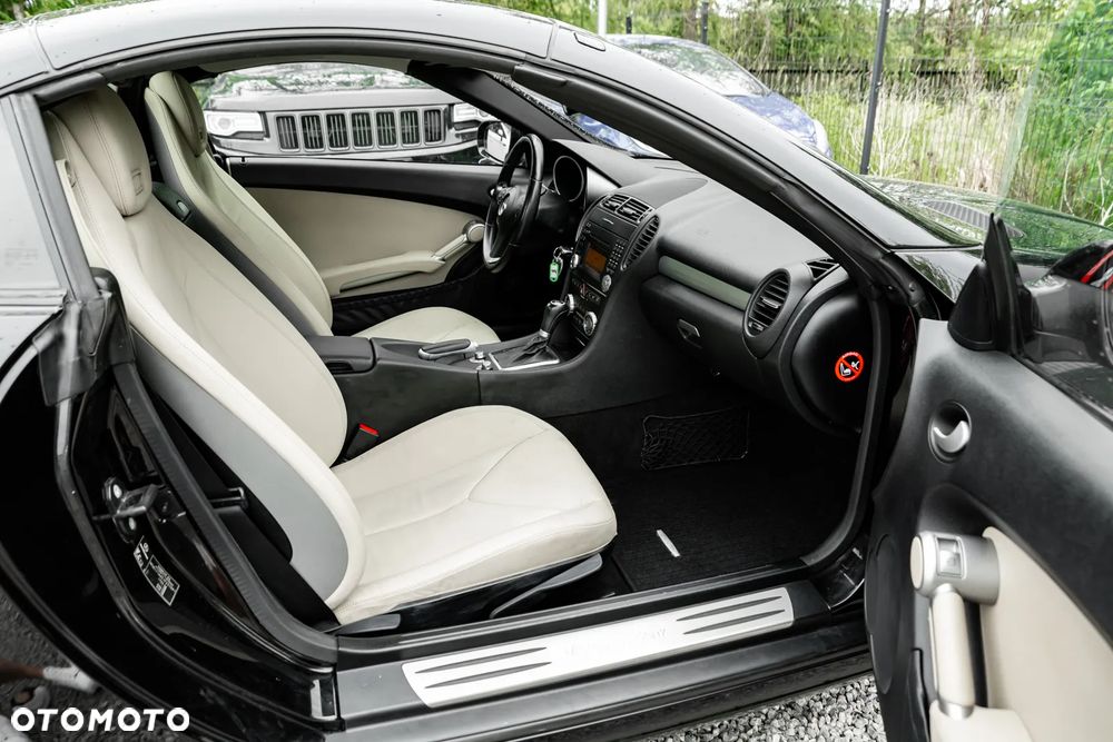 Mercedes-Benz SLK 200 BlueEFFICIENCY 7G-TRONIC Roadster pur - 24