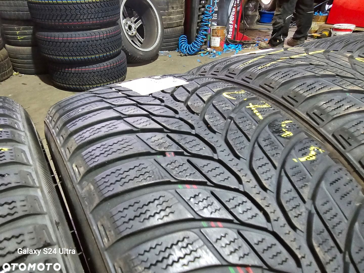 BRIDGESTONE BLIZZAK LM-32s 225/50R17 98V 5,5mm 4X - 4