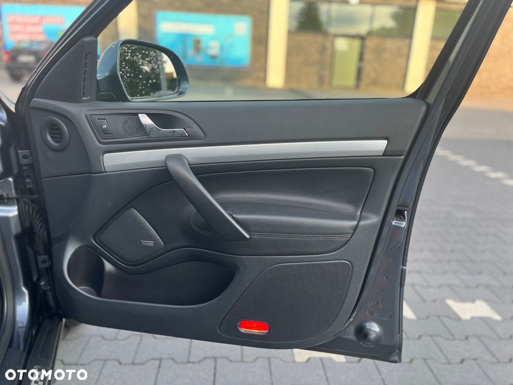 Skoda Octavia 2.0 TDI CR DPF DSG RS - 13