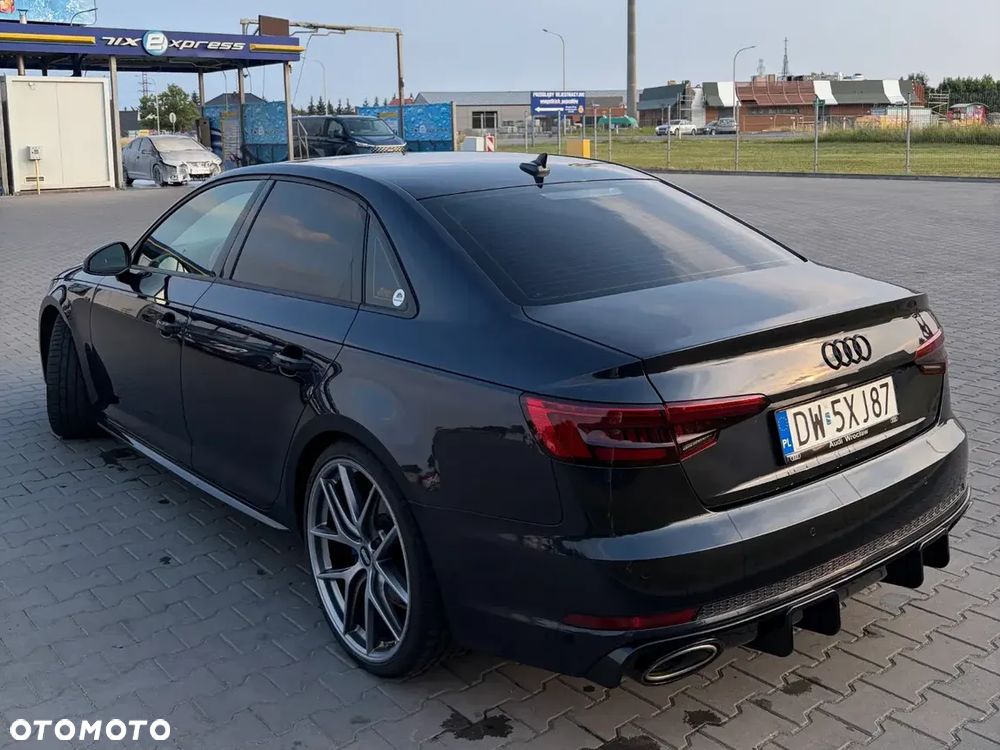 Audi A4 Limousine - 7