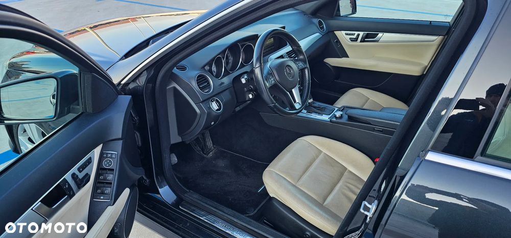 Mercedes-Benz Klasa C 250 CDI DPF 4Matic (BlueEFFICIENCY) 7G-TRONIC Avantgarde - 5