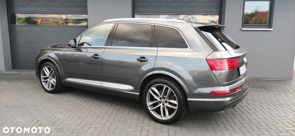 Audi Q7 - 1