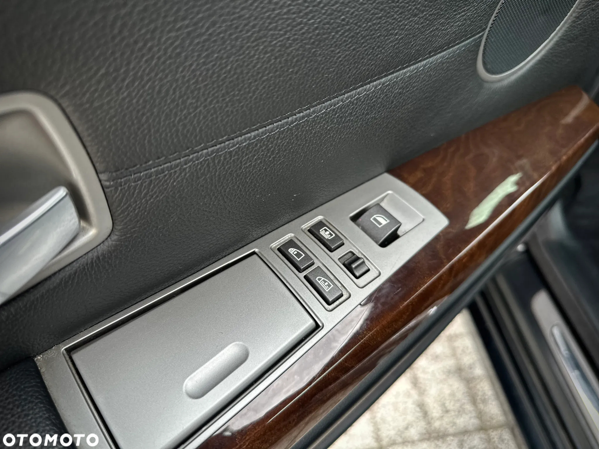 BMW Seria 7 750i L - 19
