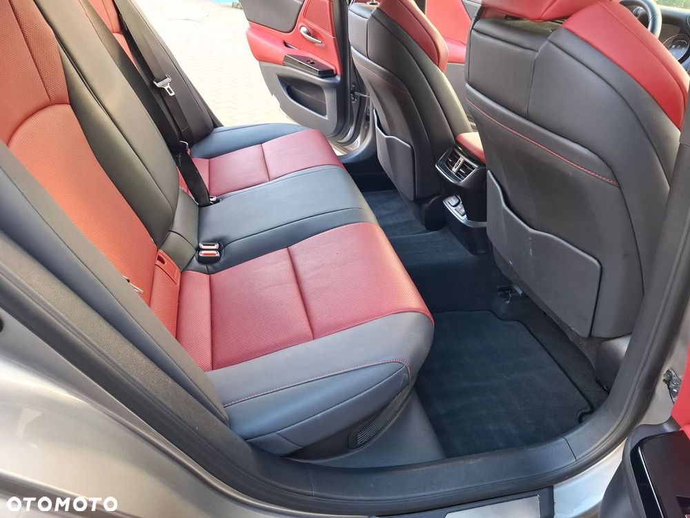 Lexus ES 300h F Sport Edition - 26