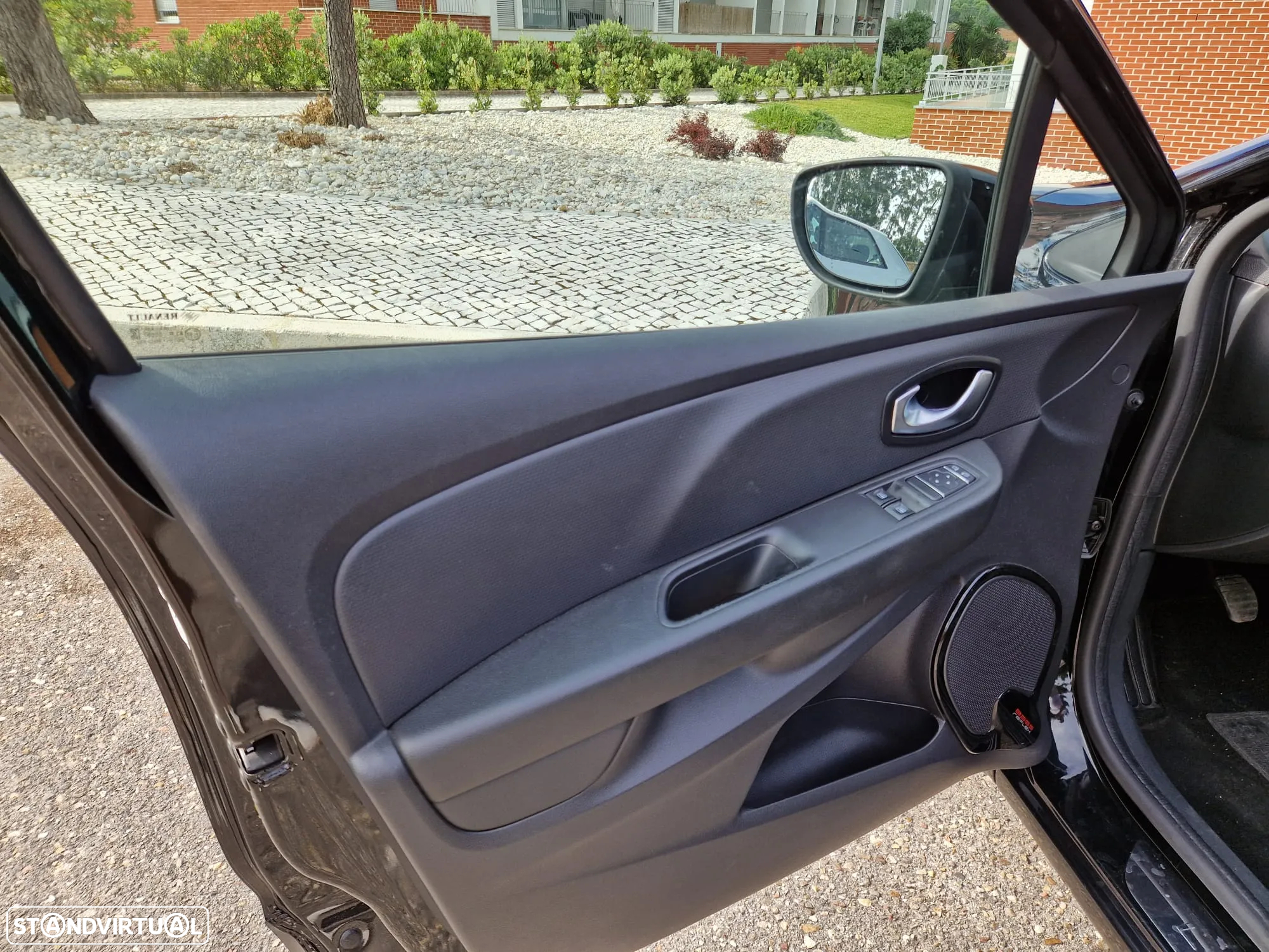Renault Clio 1.5 dCi Limited - 9