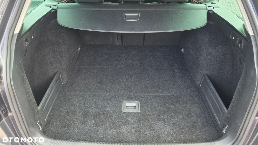Volkswagen Passat 1.6 TDI BlueMotion Technology Comfortline - 33