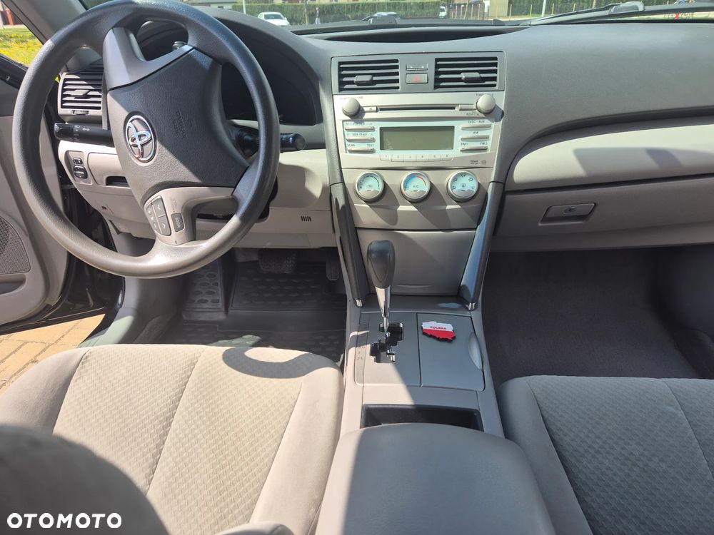 Toyota Camry - 9