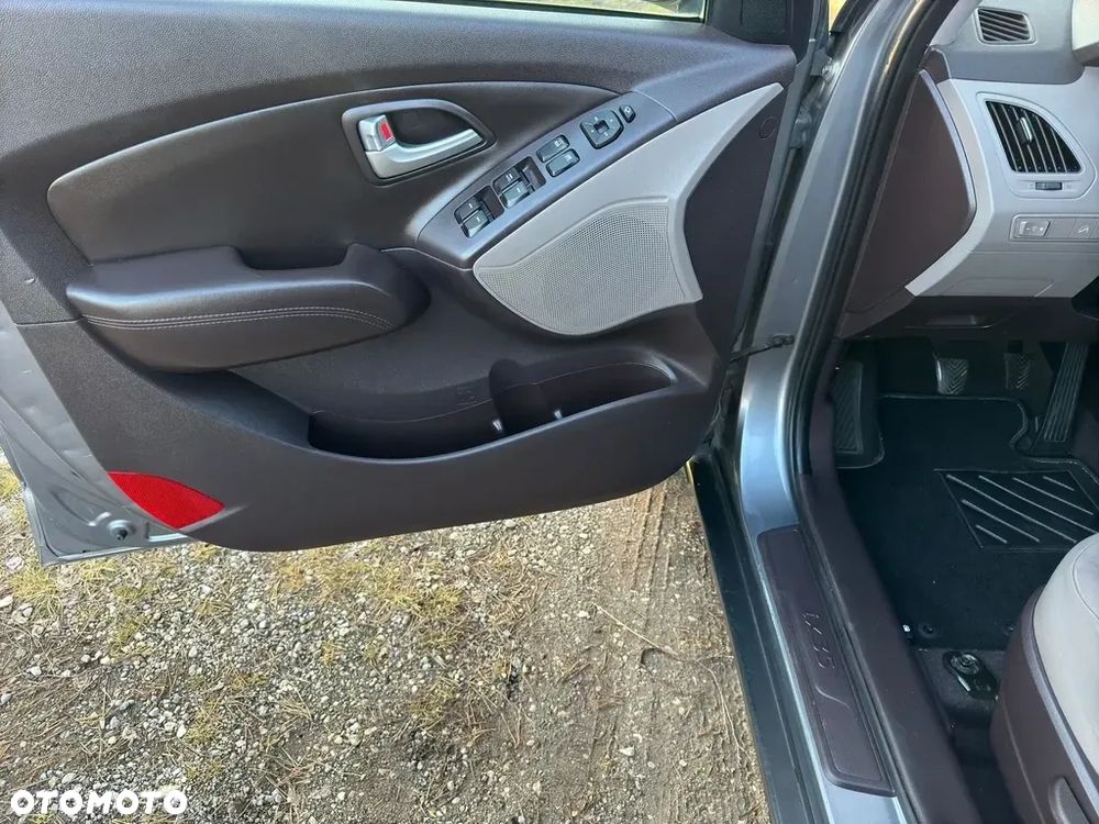 Hyundai ix35 1.6 2WD Fifa World Cup Edition - 11