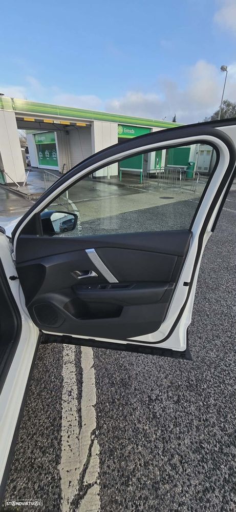 Citroën C4 1.2 PureTech Shine EAT8 - 13