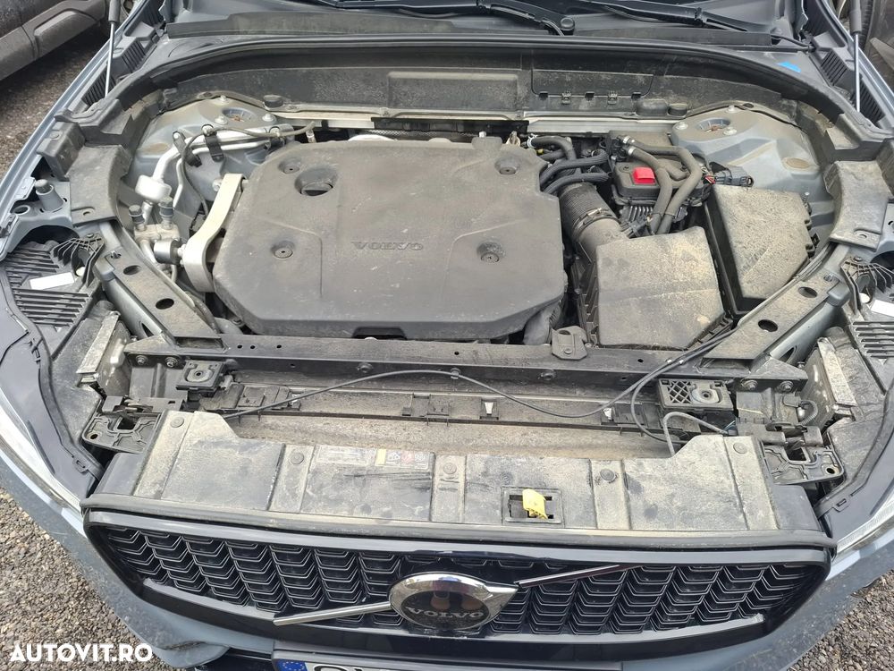 Volvo XC 60 B4 D Plus Dark - 2