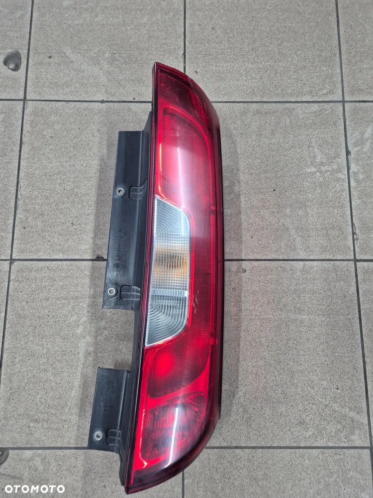LAMPA PRAWA TYŁ FIAT DOBLO II LIFT  15-22r. - 1