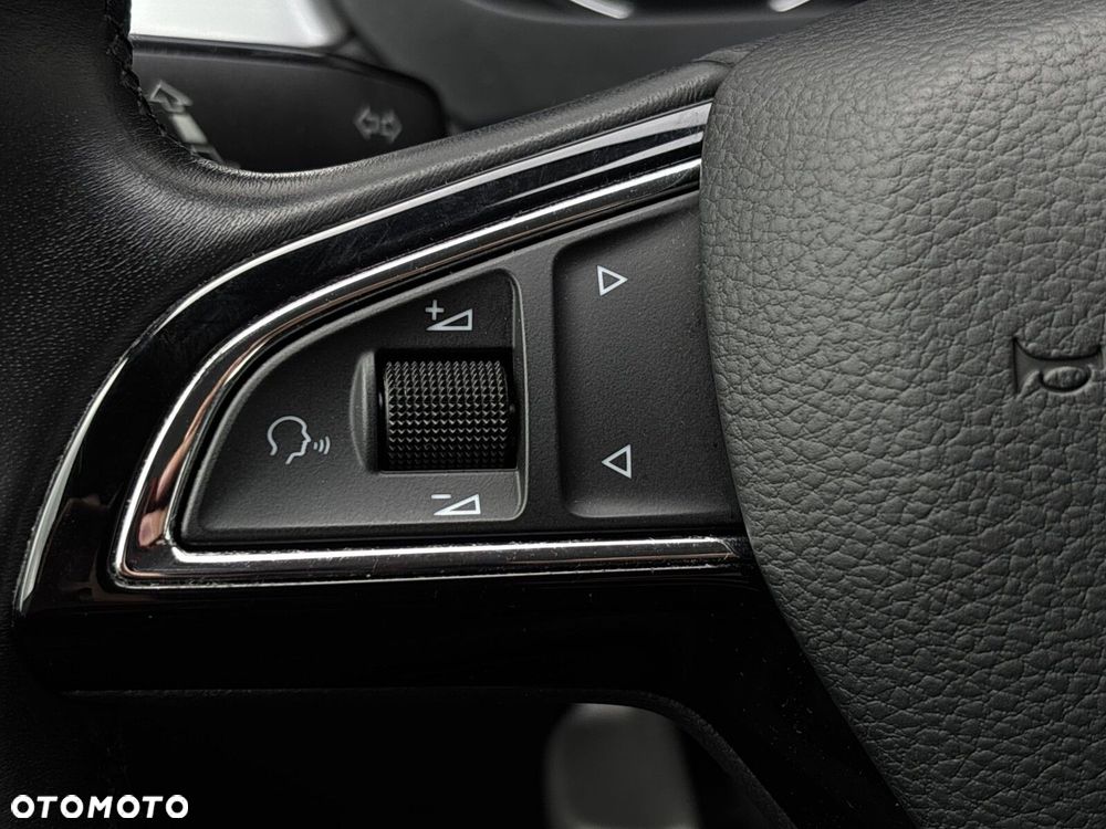 Skoda RAPID 1.0 TSI Ambition - 17