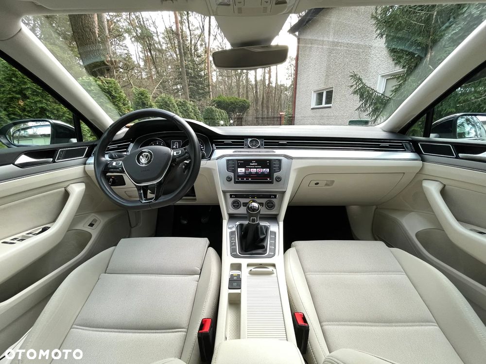 Volkswagen Passat 1.8 TSI BMT Comfortline - 8