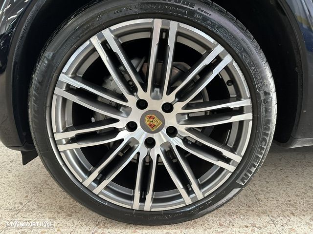 Porsche Cayenne S - 26