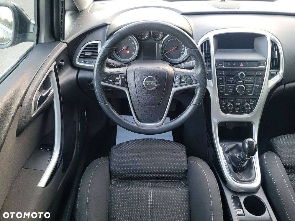 Opel Astra 1.6 Turbo Edition - 19