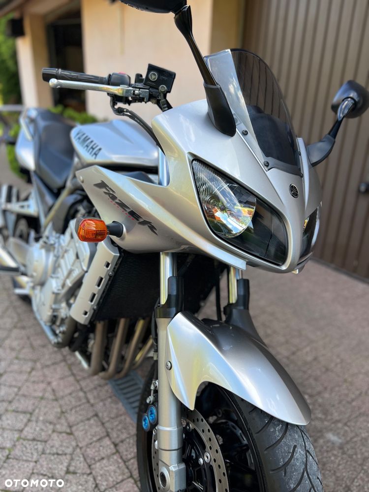 Yamaha FZS - 15