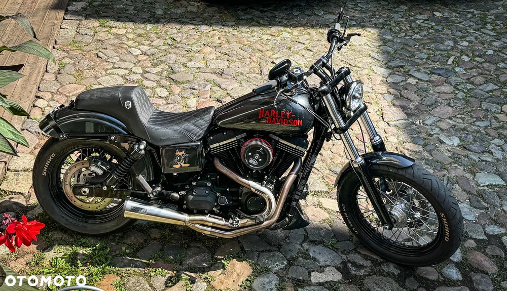 Harley-Davidson Dyna Street Bob - 12