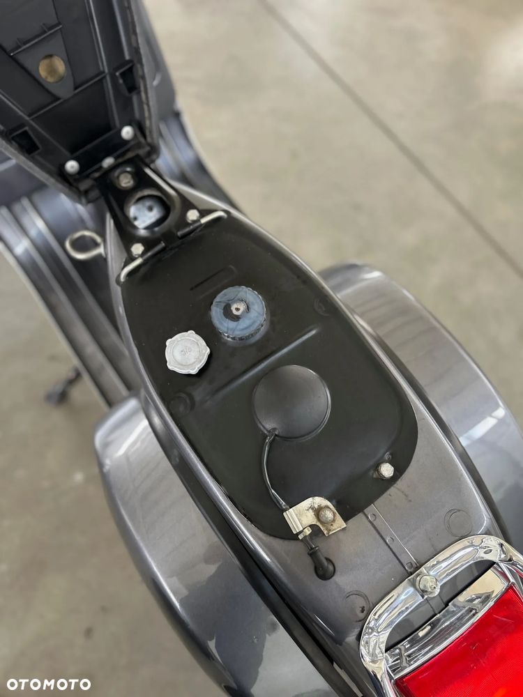 Piaggio Vespa - 13