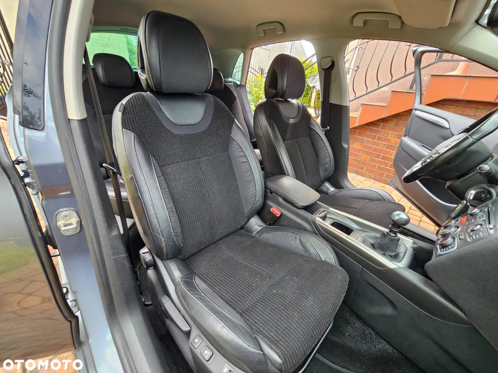Citroën C4 HDi 110 Exclusive - 16