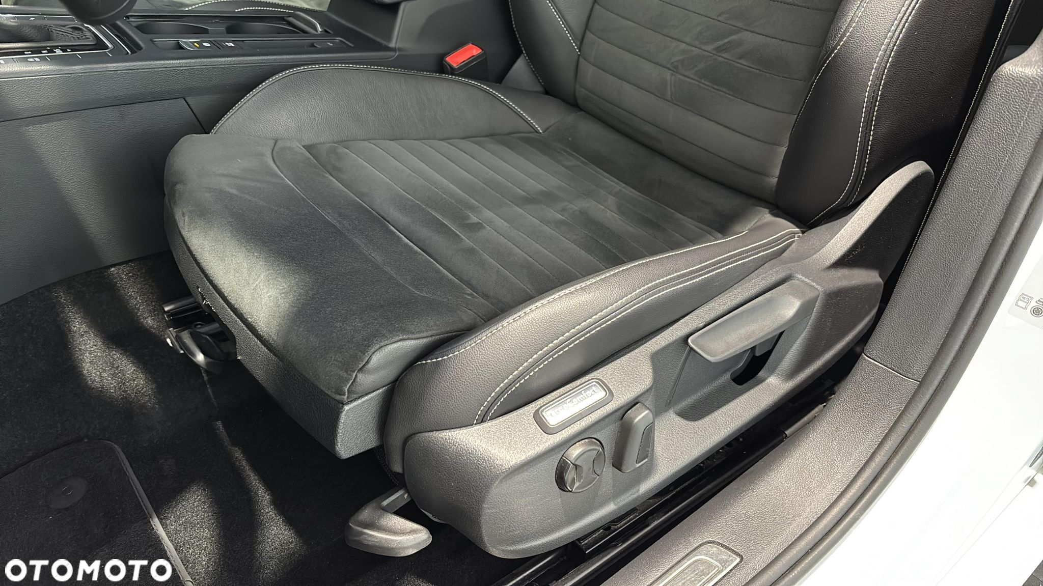 Volkswagen Passat 2.0 TSI Elegance DSG - 12