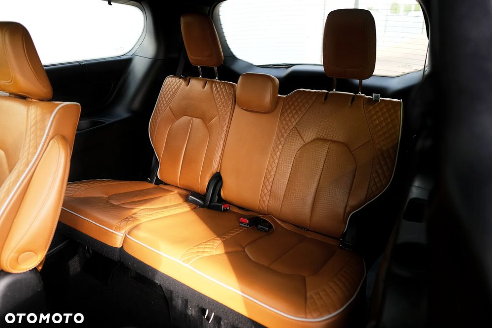 Chrysler Pacifica - 22